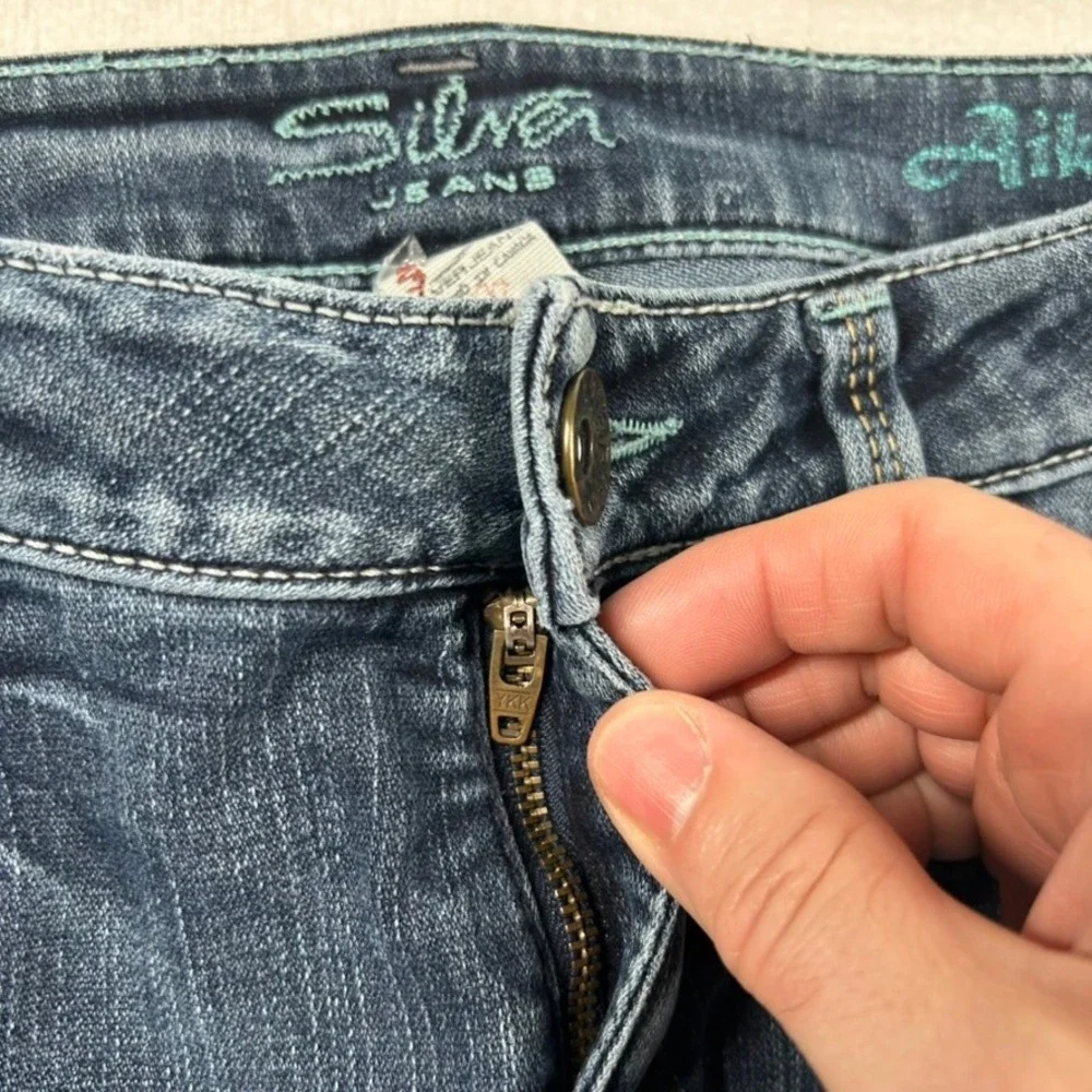 Vintage Silver Jeans Womens 28 Aiko Low Rise Flare Denim Blue Y2K Retro Bell